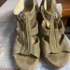 Michael Kors gold fabric Wedge heel shoes size 8M, good condition
